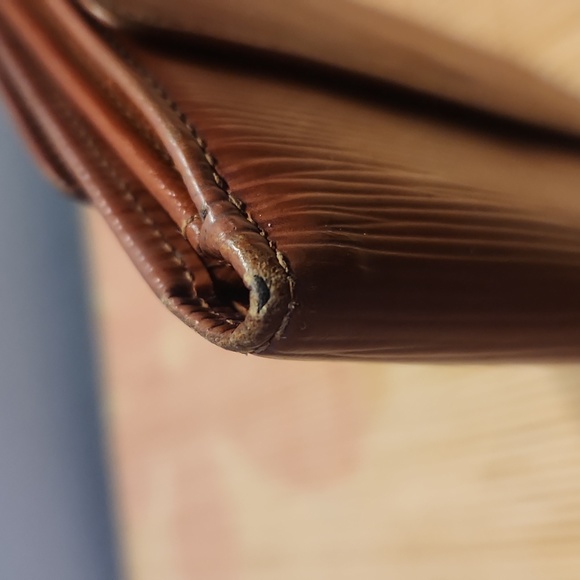 Louis Vuitton EPI Leather Double Snap Tri-Fold Elise Wallet, Brown - Picture 14 of 15